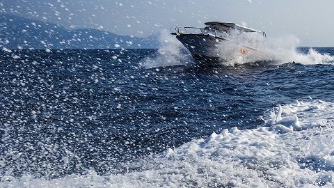 De buitenboordmotor van je boot beveiligen: welk slot is het beste?